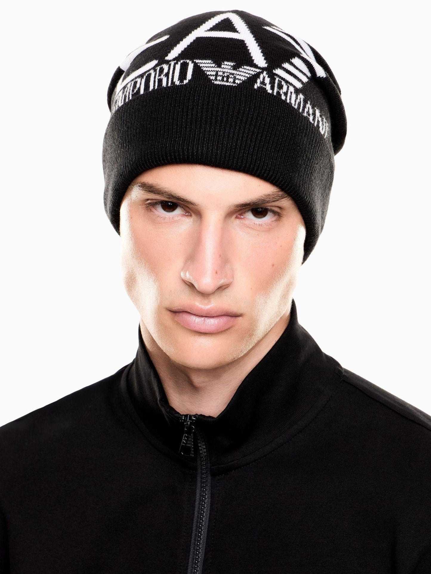 EA7 Emporio Armani Beanie Unisex Visibility Con Maxi Logo EA7 Nero Logo Bianco