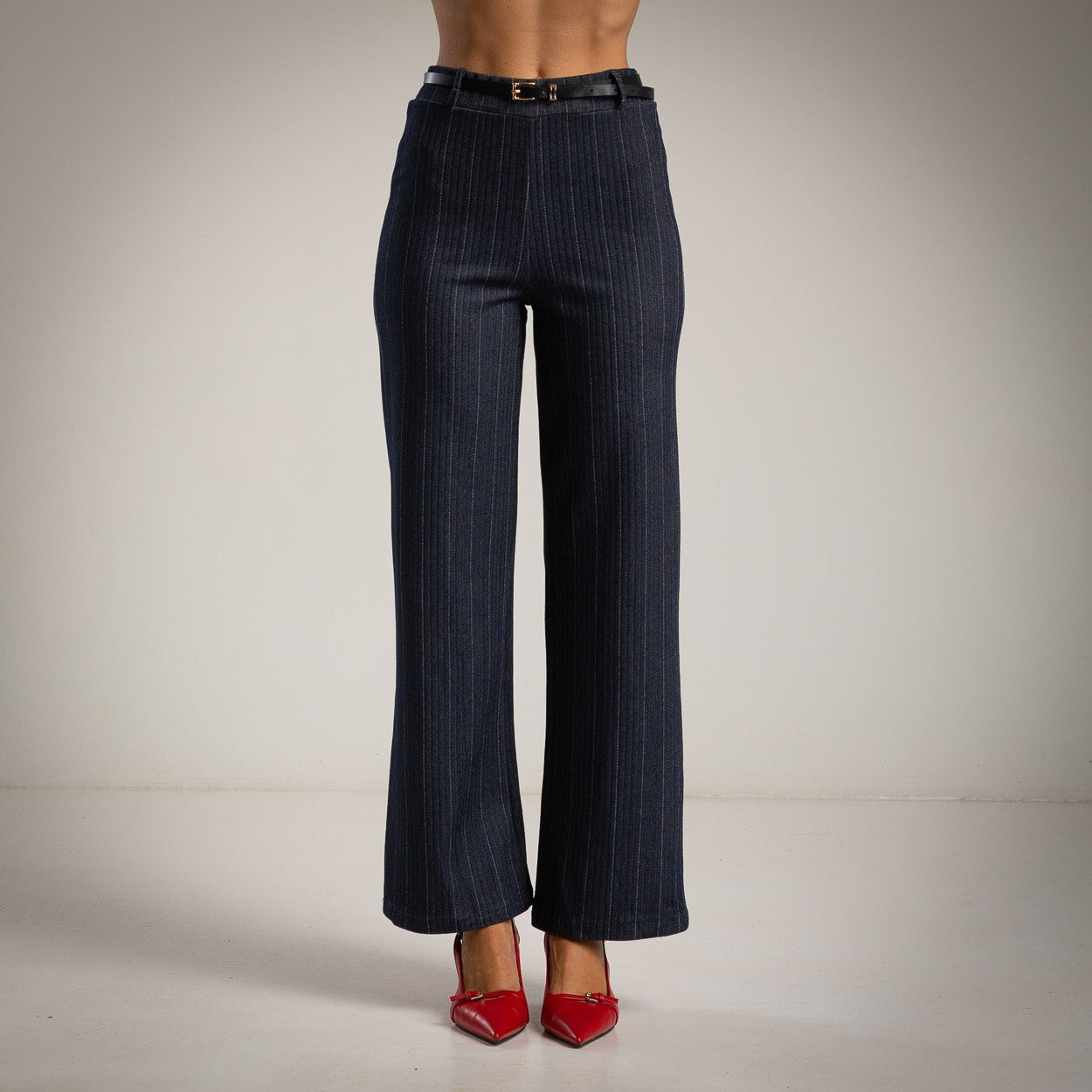 PANTALONI IN DENIM A RIGHE + CINTURA