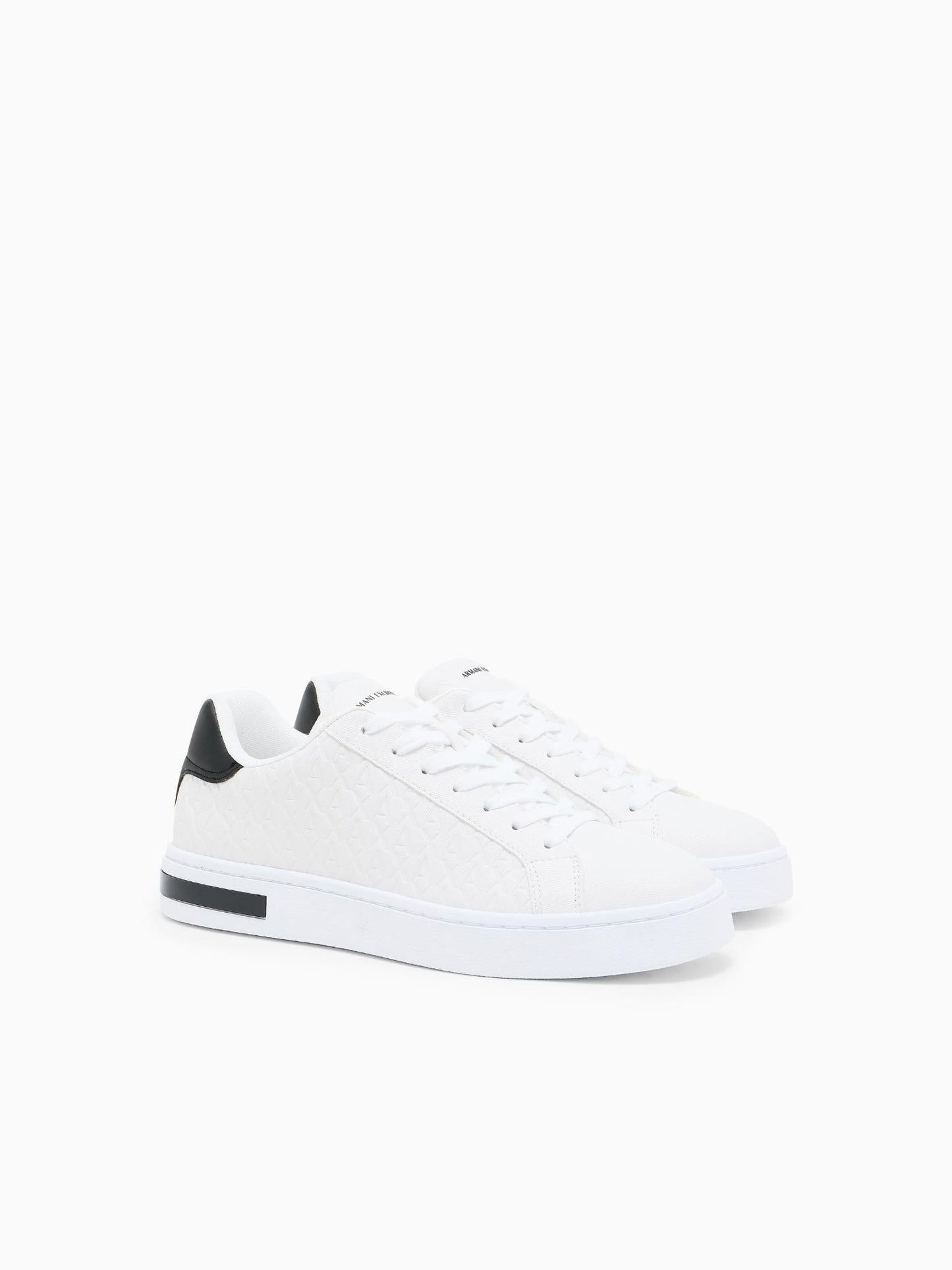 Armani Exchange Scarpe da ginnastica con lacci e logo in rilievo allover Uomo Bianco
