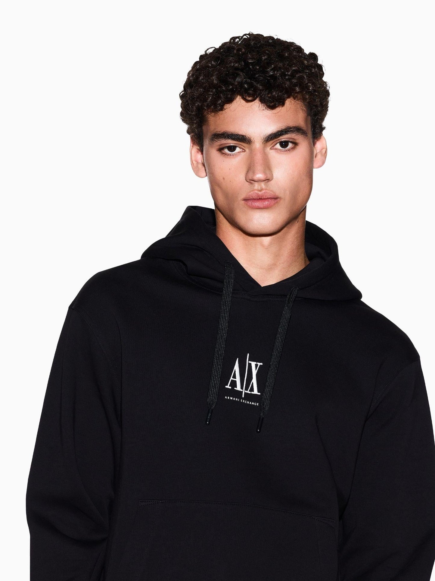Armani Exchange felpa nera elegante con cappuccio da uomo con logo ricamato